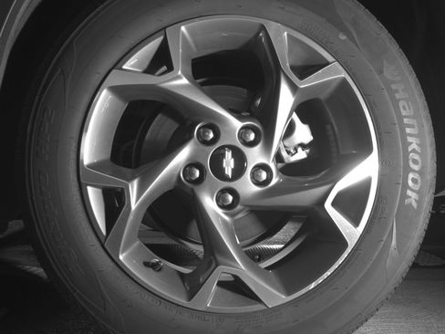 Used 2025 Chevrolet Trax LT w/ LT Convenience Package image 14