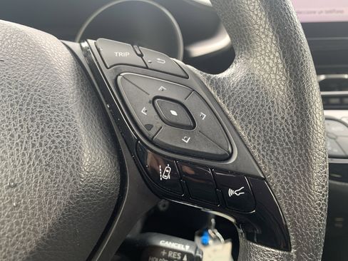 Used 2020 Toyota C-HR LE image 20