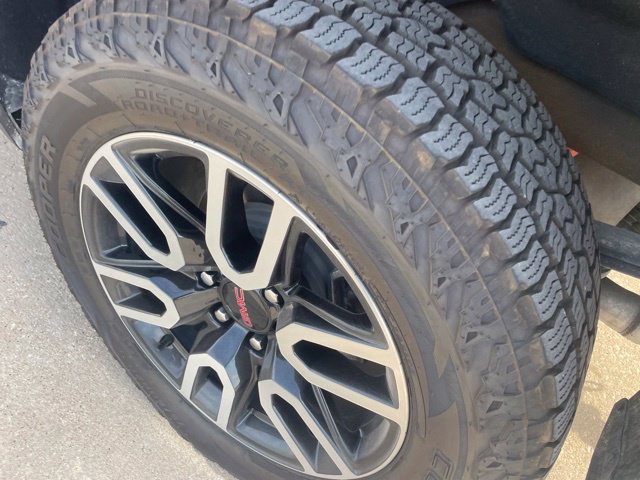 Used 2024 GMC Sierra 1500 AT4 w/ Technology Package AWD/4WD image 16