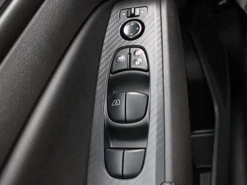 Used 2025 Nissan Altima 2.5 SV FWD image 21