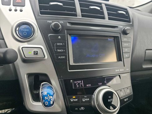 Used 2014 Toyota Prius V Five image 26