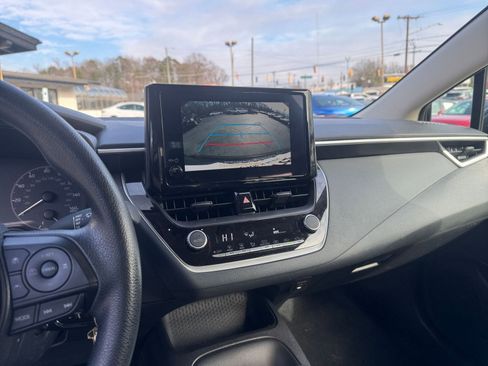 Used 2025 Toyota Corolla LE image 17