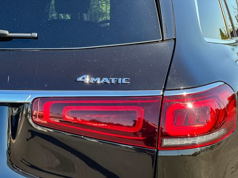 Used 2021 Mercedes-Benz GLS 580 4MATIC image 28