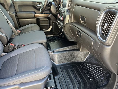 Used 2022 Chevrolet Silverado 1500 LT image 19