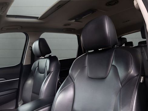 Used 2020 Kia Telluride S w/ S 8 Passenger Seating Package image 2