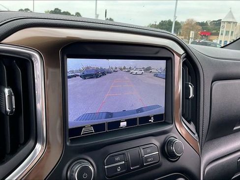 Used 2020 Chevrolet Silverado 2500 High Country w/ Z71 Off-Road Package image 13