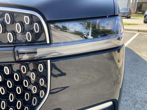 New 2025 Lincoln Navigator L Reserve image 11