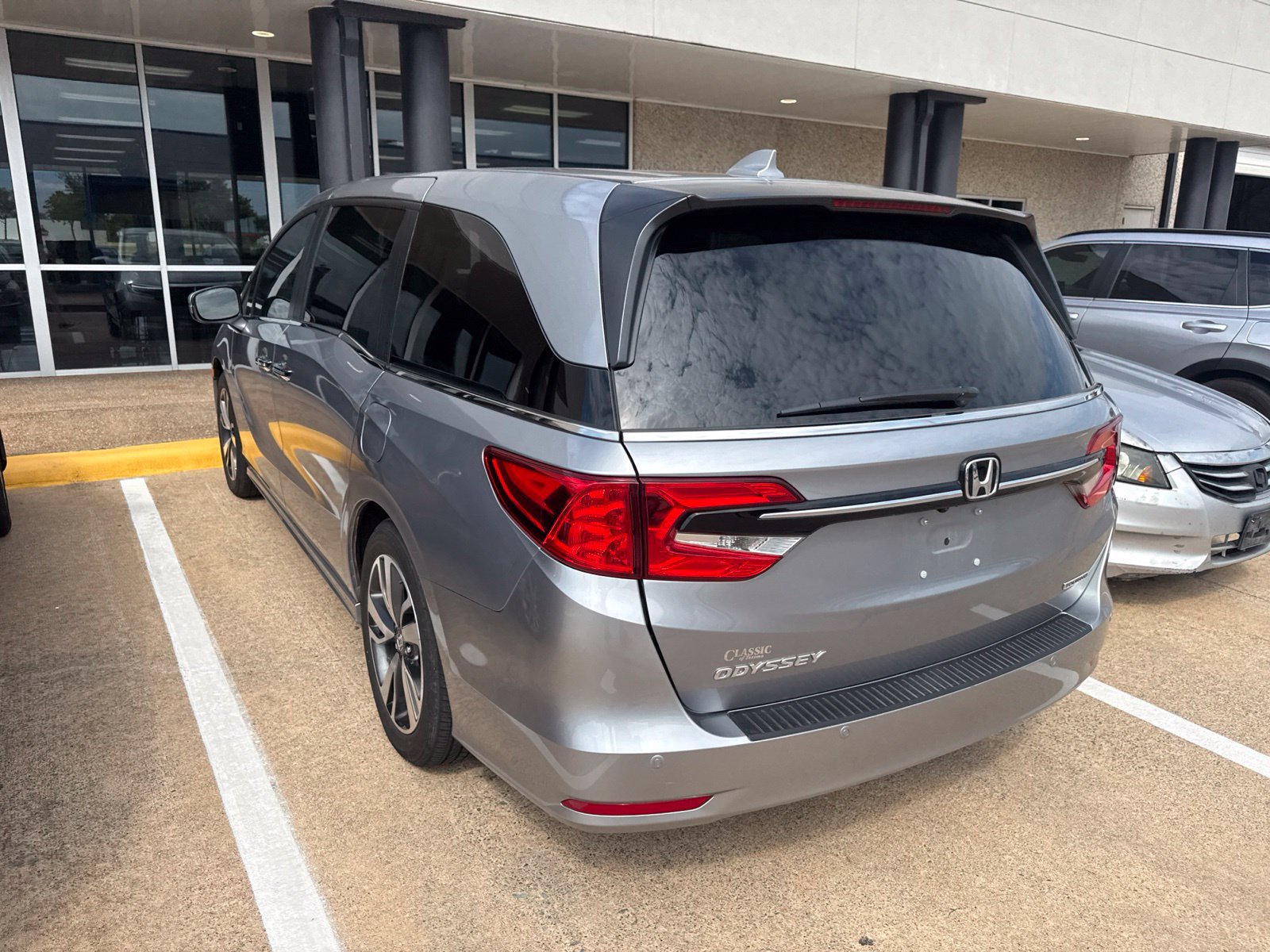 Used 2023 Honda Odyssey Touring image 6
