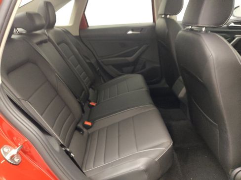 Used 2024 Volkswagen Jetta SE w/ Panoramic Sunroof Package FWD image 19
