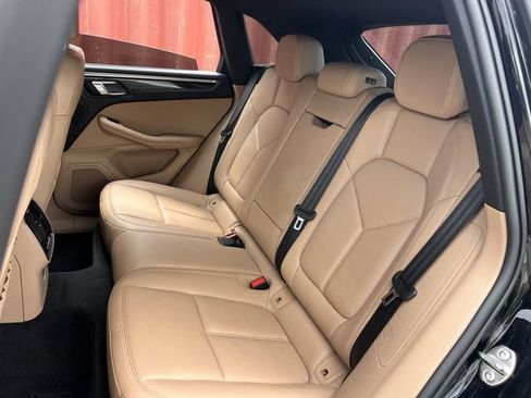 Used 2023 Porsche Macan AWD/4WD image 21