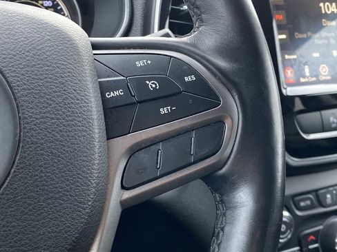 Used 2019 Jeep Cherokee Limited image 32