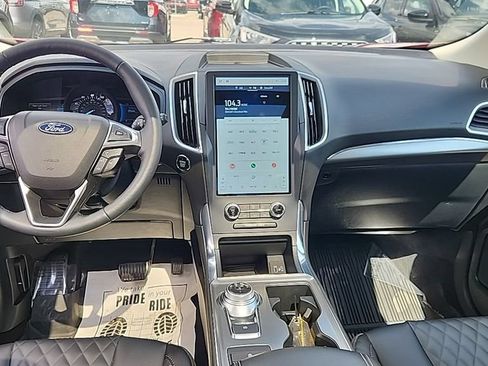 Used 2024 Ford Edge Titanium AWD/4WD image 9