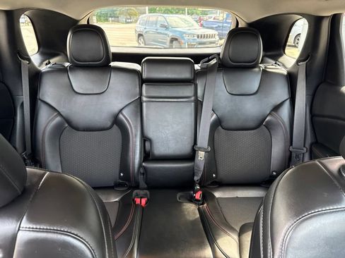 Used 2019 Jeep Cherokee Trailhawk w/ Cold Weather Group AWD/4WD image 44