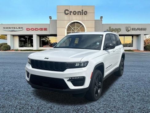 Used 2023 Jeep Grand Cherokee Limited w/ Black Appearance Package RWD image 7