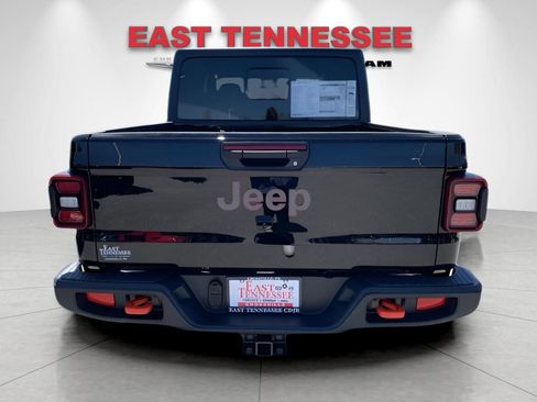 New 2025 Jeep Gladiator Mojave w/ Convenience Group image 4