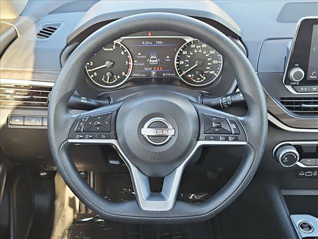 Used 2025 Nissan Altima 2.5 SV FWD image 13