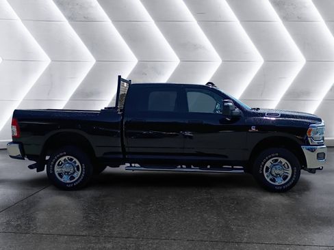 Used 2024 RAM 2500 Tradesman w/ Chrome Appearance Group AWD/4WD image 7