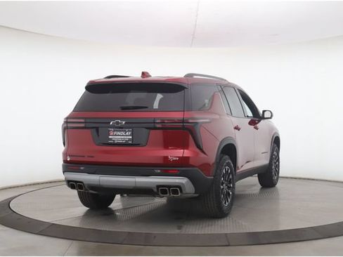 Used 2024 Chevrolet Traverse Z71 AWD/4WD image 7