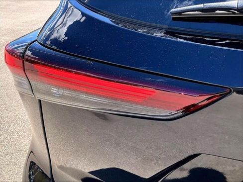 Used 2024 Toyota Highlander XLE FWD image 35