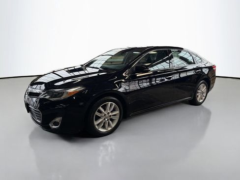 Used 2015 Toyota Avalon XLE image 3