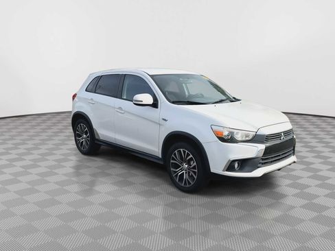 Used 2016 Mitsubishi Outlander Sport ES image 2