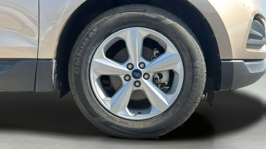 Used 2020 Ford Edge SE FWD image 31