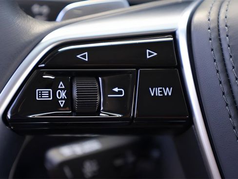 Used 2023 Audi A8 L 3.0T image 20