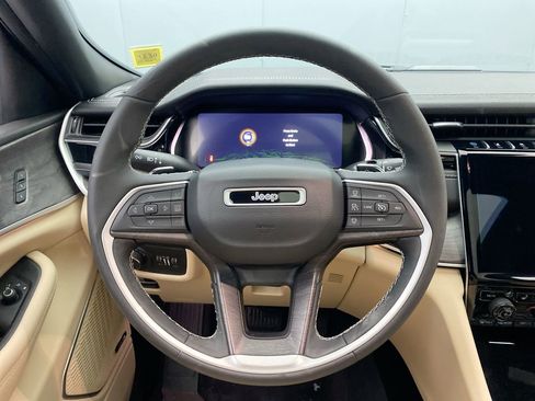 Used 2023 Jeep Grand Cherokee 4WD 4xe image 16