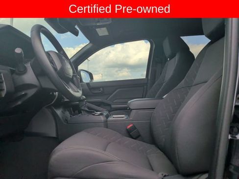 Certified 2025 Toyota Tacoma SR5 AWD/4WD image 27