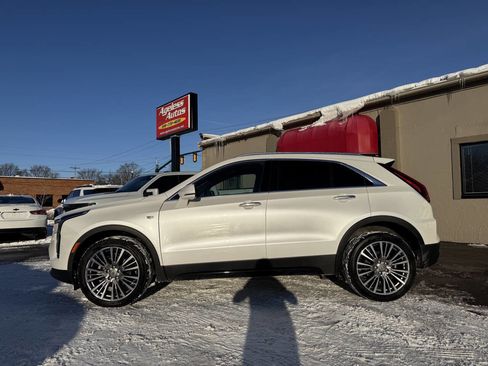 Used 2024 Cadillac XT4 Premium Luxury image 6