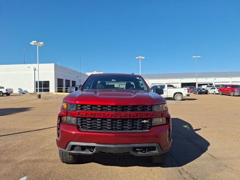 Used 2022 Chevrolet Silverado 1500 Custom w/ Safety Confidence Package image 9