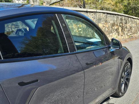 Used 2023 Tesla Model Y Long Range image 23