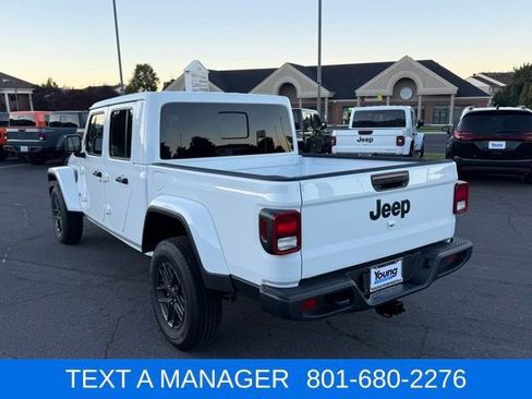 Used 2025 Jeep Gladiator Sport AWD/4WD image 8