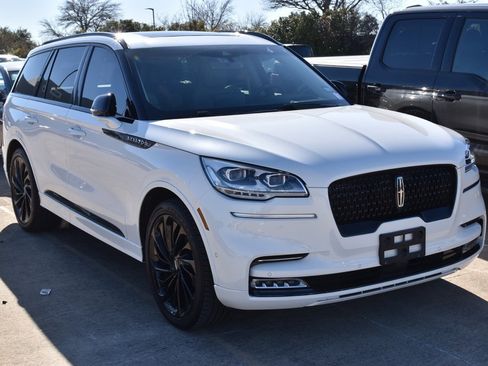 Certified 2023 Lincoln Aviator Reserve w/ Equipment Group 201A image 4
