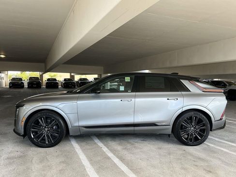 New 2026 Cadillac Lyriq V AWD/4WD image 7