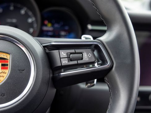 Certified 2026 Porsche Macan AWD/4WD image 38