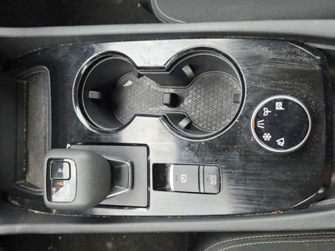 Used 2024 Nissan Rogue SV AWD/4WD image 8