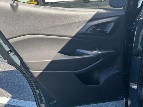 New 2025 Chevrolet Trax LT w/ LT Convenience Package image 16