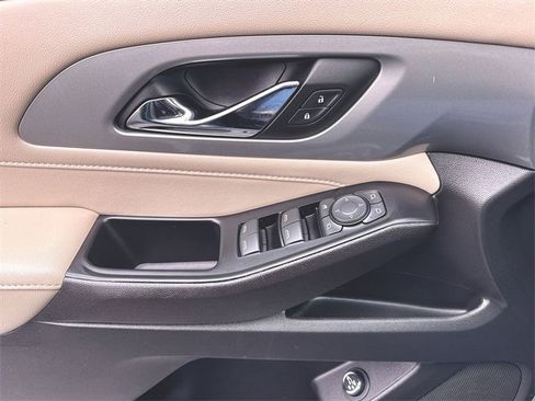 Used 2023 Chevrolet Traverse LT w/ LT Premium Package image 23