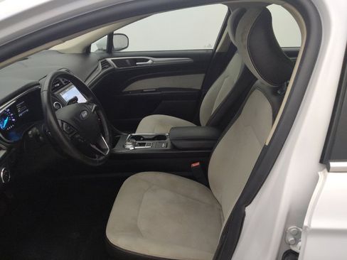 Used 2019 Ford Fusion SE w/ Equipment Group 151A FWD image 17