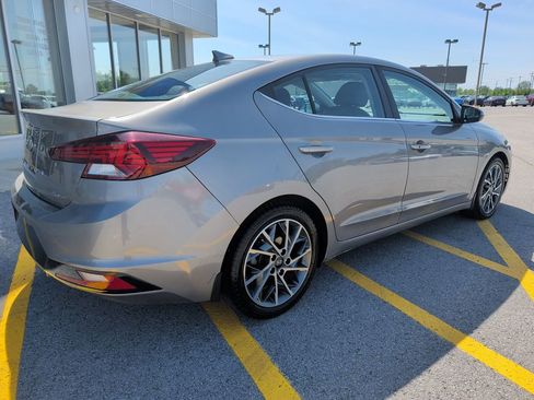 Used 2020 Hyundai Elantra Limited w/ Cargo Package (C1) FWD image 7