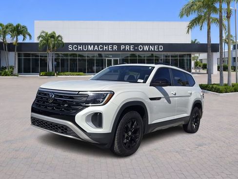 Used 2024 Volkswagen Atlas Peak Edition SEL AWD/4WD image 3