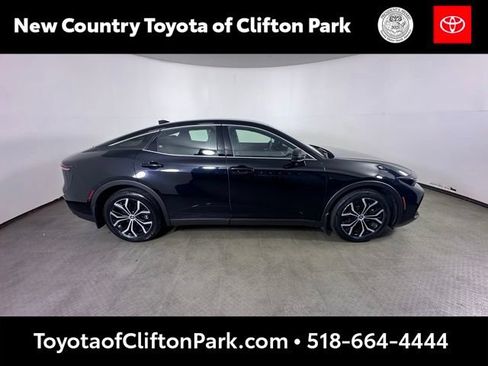 Used 2023 Toyota Crown XLE AWD/4WD image 2