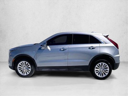 Used 2024 Cadillac XT4 Luxury w/ Cold Weather Package image 6