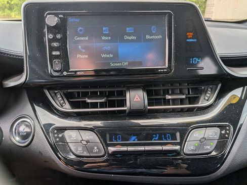 Used 2018 Toyota C-HR XLE FWD image 29