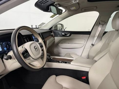 Used 2020 Volvo XC60 T5 Inscription w/ Protection Package FWD image 5