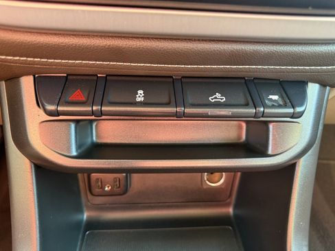 Used 2019 GMC Canyon SLE w/ Elevation Edition image 27