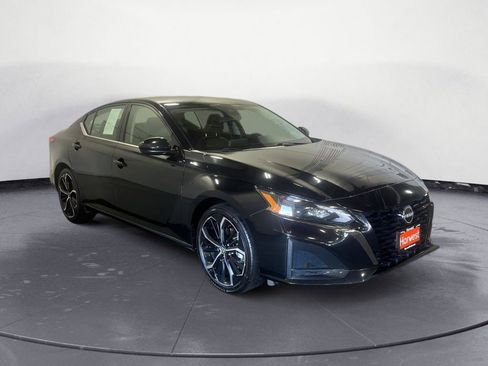 Used 2024 Nissan Altima 2.5 SR FWD image 1