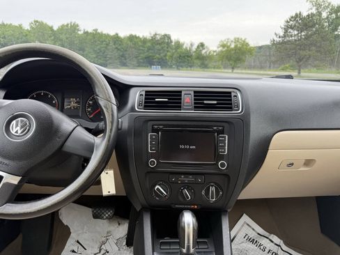 Used 2011 Volkswagen Jetta SE FWD image 15