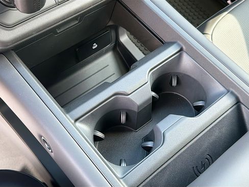 New 2026 Land Rover Defender 110 OCTA image 27